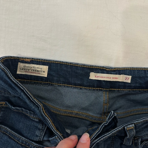 Woman’s skinny Levi jeans - Picture 2 of 3